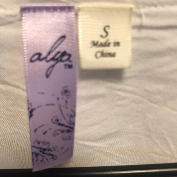 Francesca’s Cream Lace Peplum Tank - Picture 3 of 3